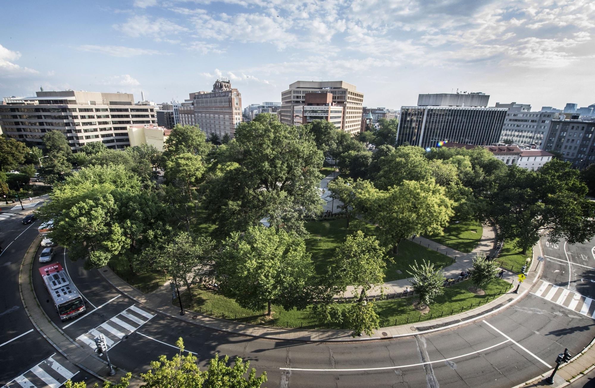 The Dupont Circle Hotel Washington Ngoại thất bức ảnh The park in 2015