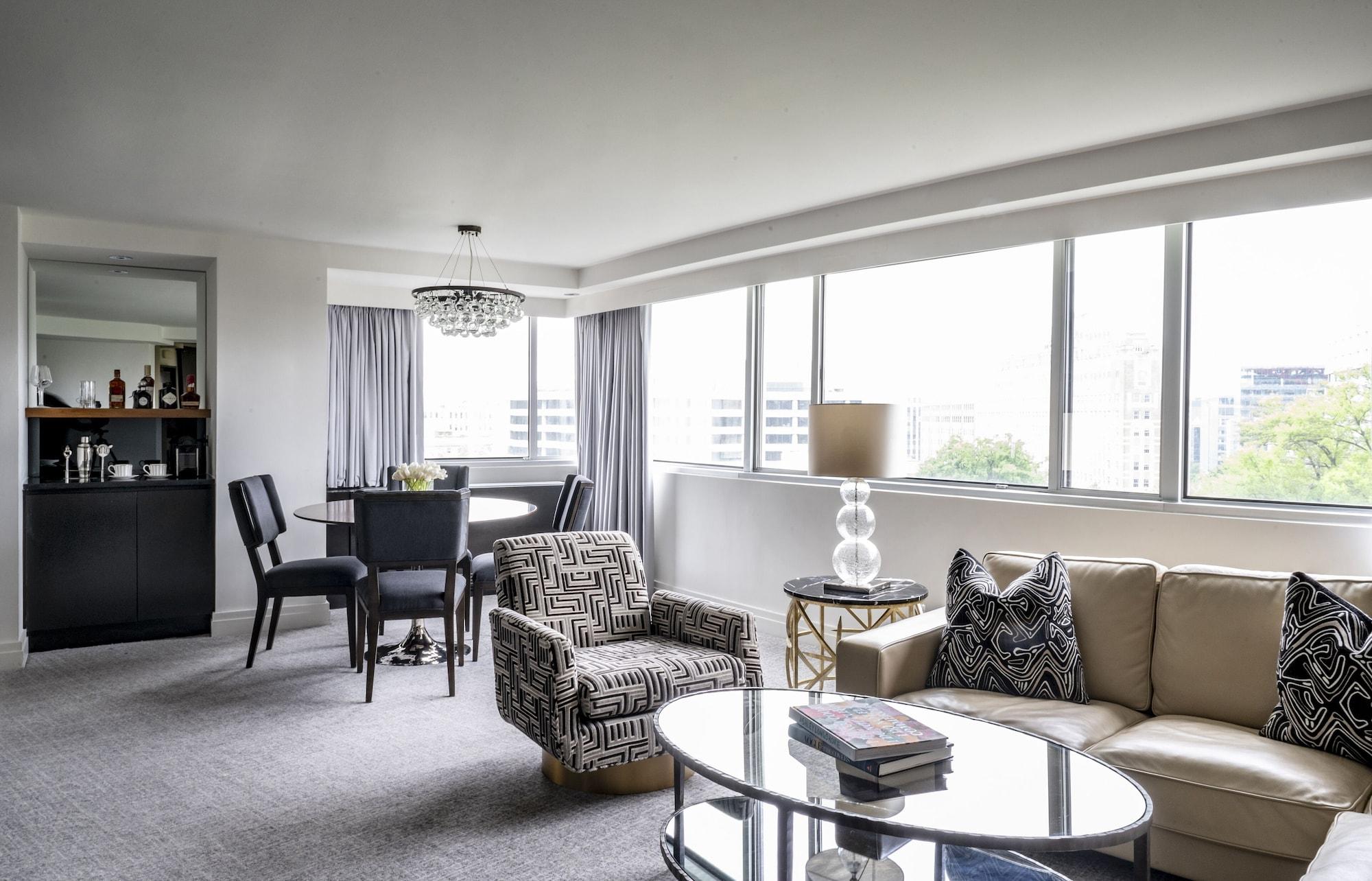 The Dupont Circle Hotel Washington Ngoại thất bức ảnh A living room at The Drake