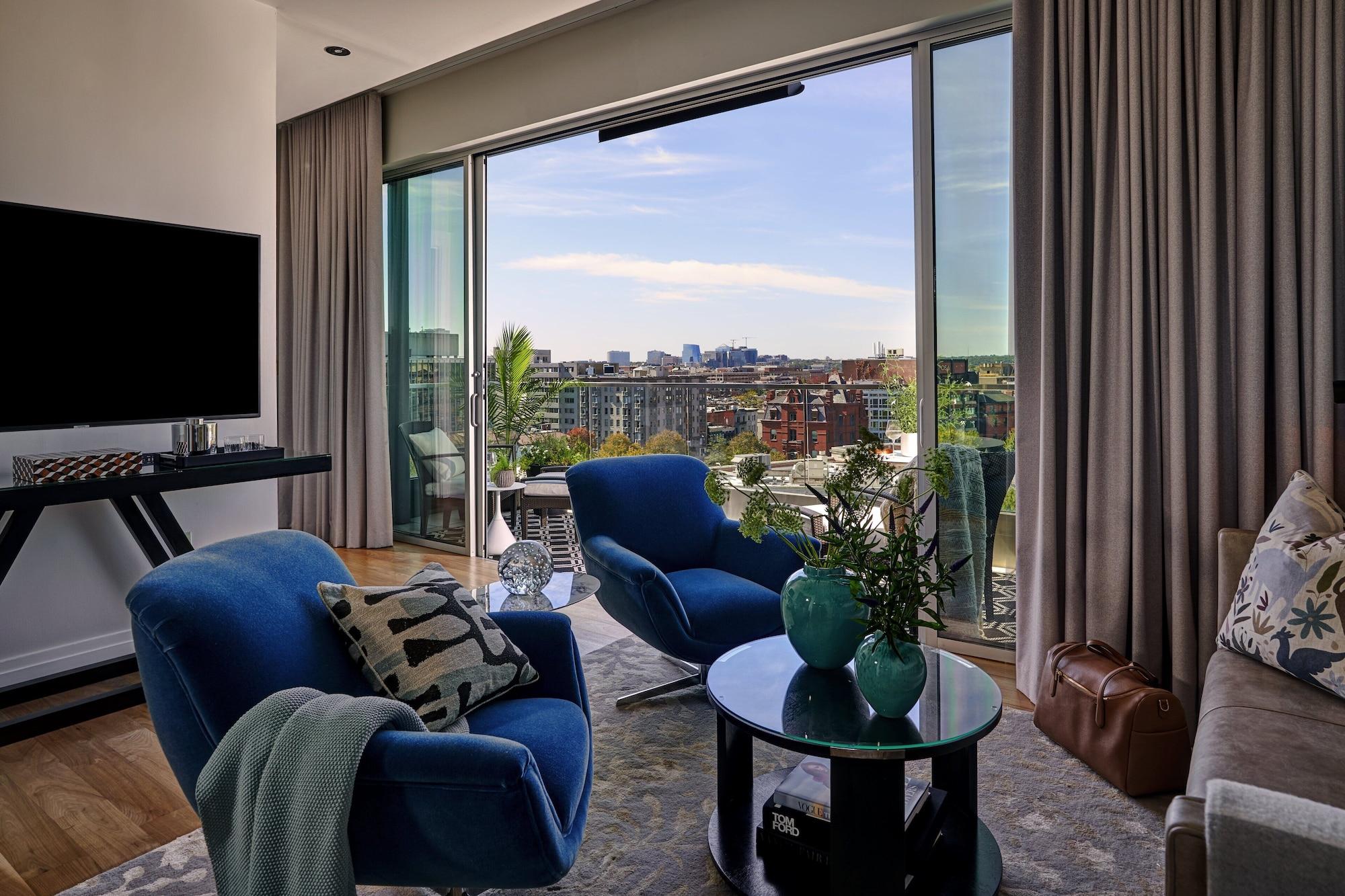 The Dupont Circle Hotel Washington Ngoại thất bức ảnh A living room at The Ritz-Carlton, Boston